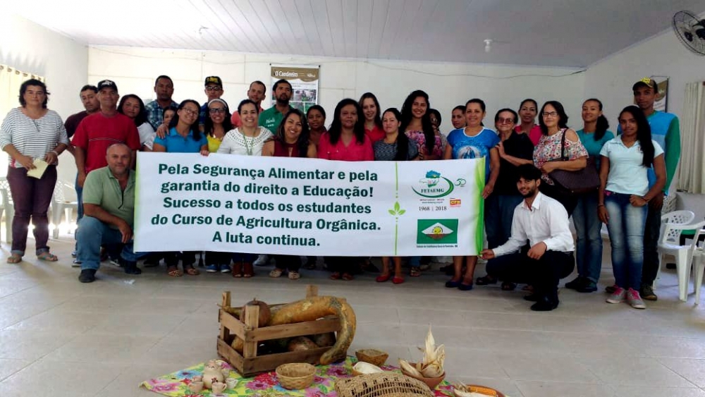 Na contramão das tentativas de liberação dos agrotóxicos o STTR de Porteirinha e a Fetaemg celebram ato que marca o início do curso de Agricultura Orgânica