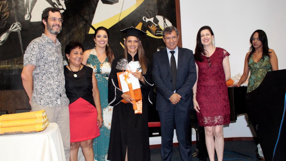 Fetaemg é homenageada durante a cerimônia de colação de grau pelos alunos do curso de Ciências Sociais e Humanidades – UFMG 2019